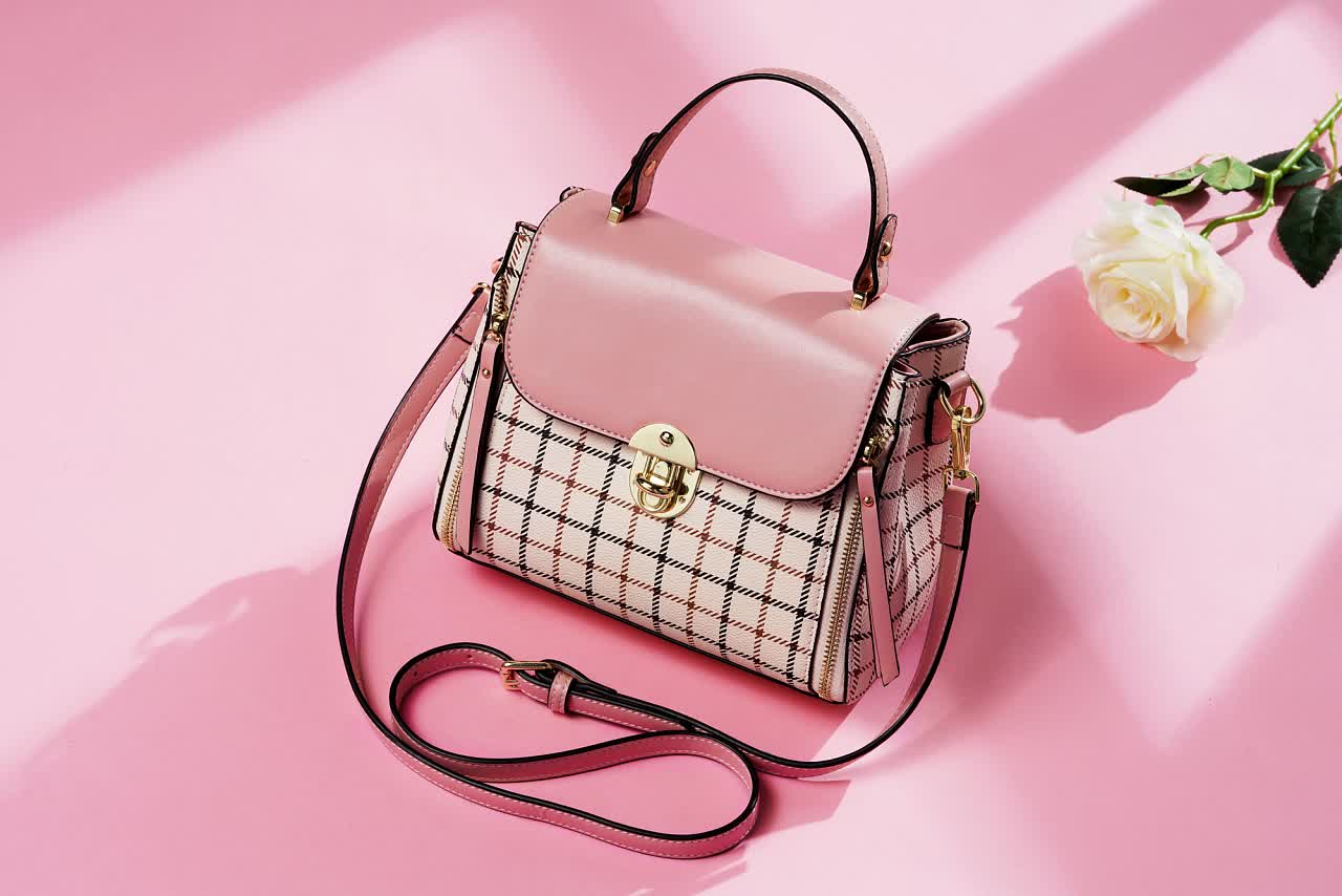 90后辍学做代工厂,转型直播带货年销上百万!从代工到品牌,抖音电商的逆袭之路