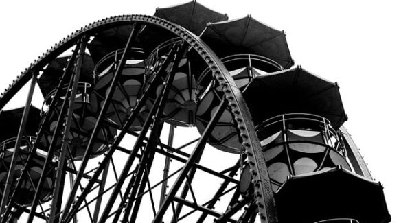 【视频中的财富】刷视频挣钱一天300元，轻松娱乐又赚钱