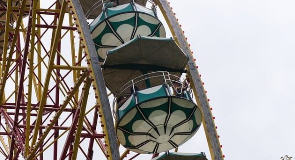 快手AI看广告与右豹赚钱新策略