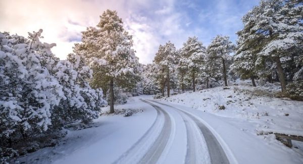 老年人学AI绘画：电影解说同步成片AI新趋势